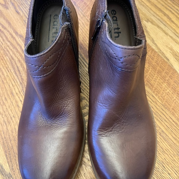 Earth Mahogany Leather Boots - Picture 1 of 4